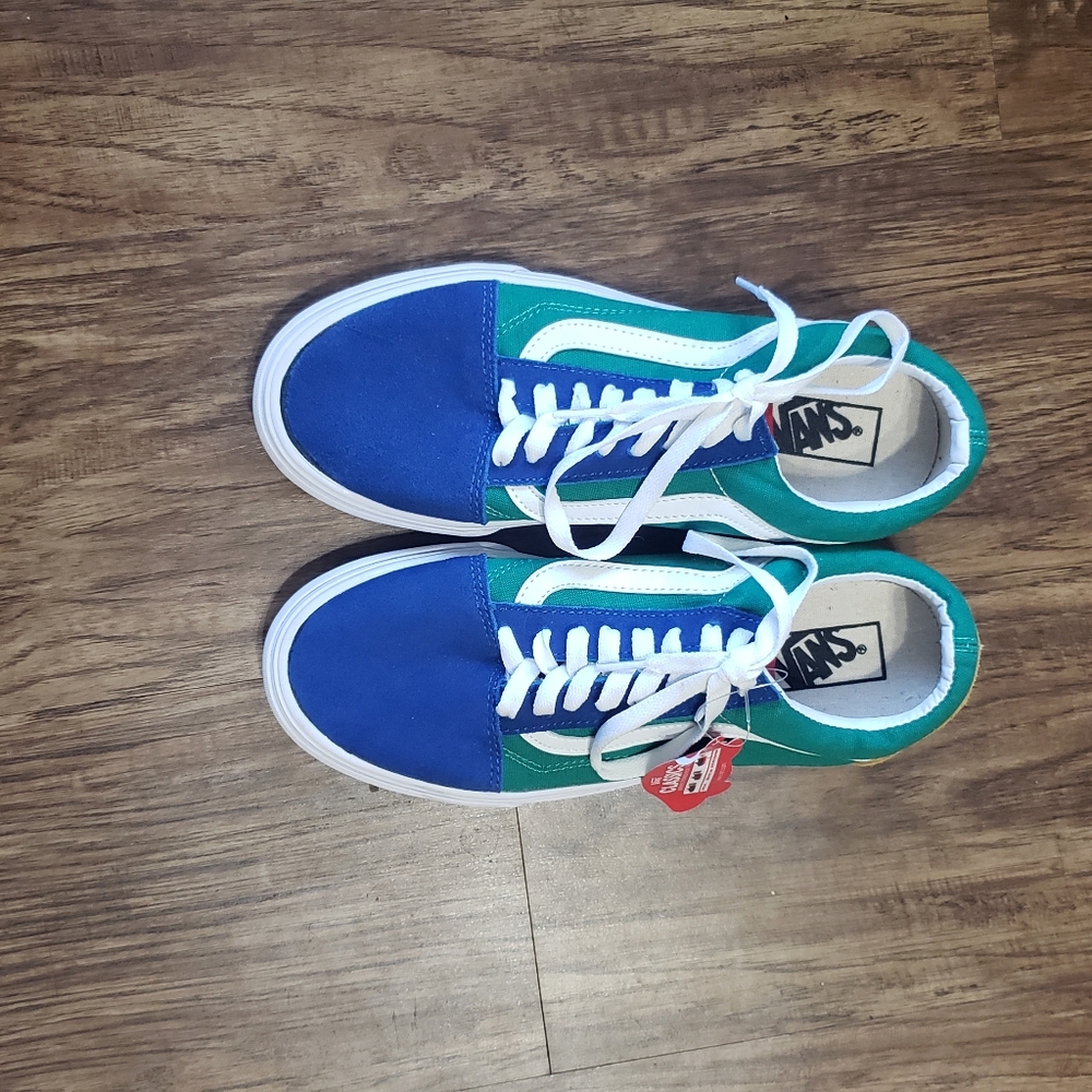 Yacht Club Vans